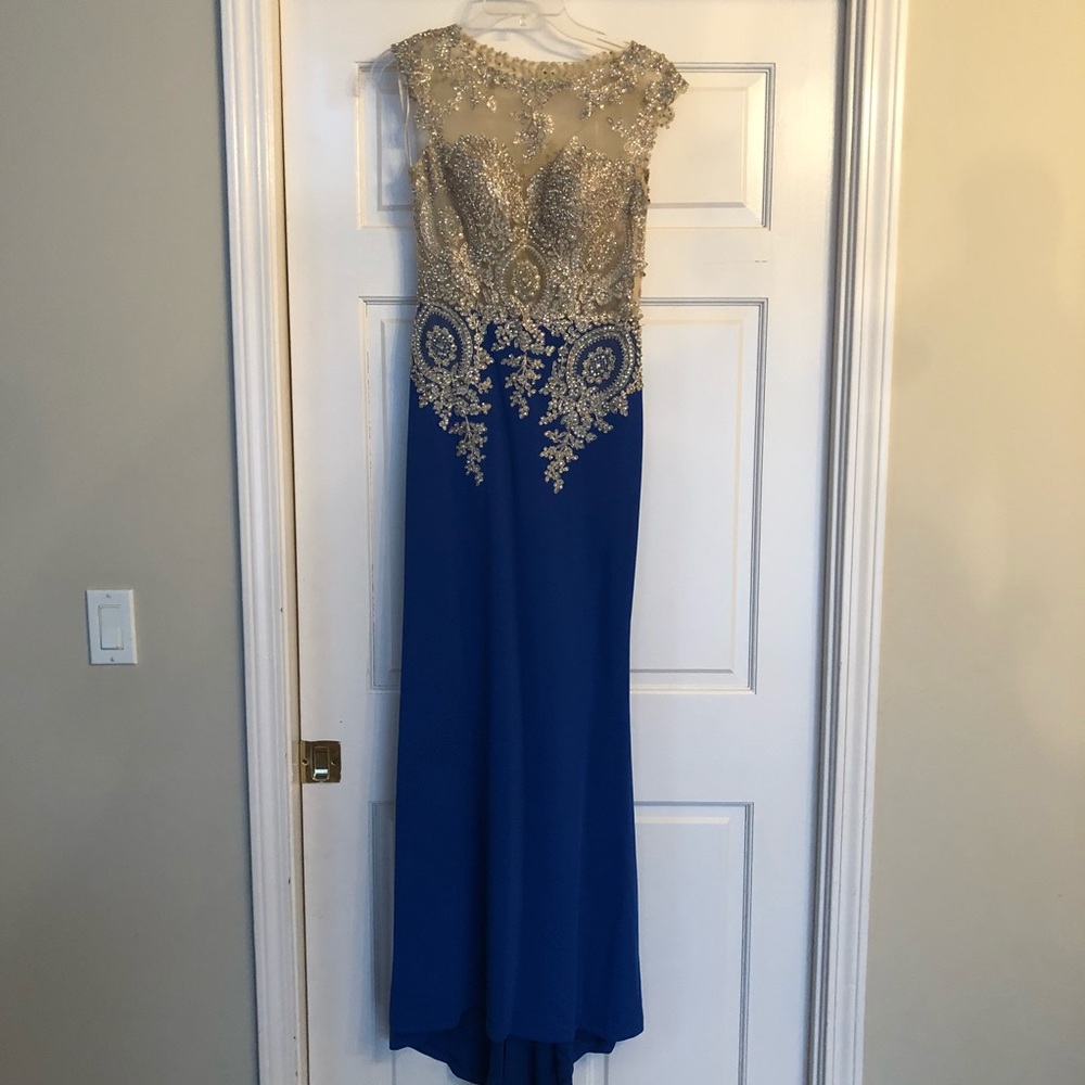 • LONG BLUE ELEGANT DRESS •